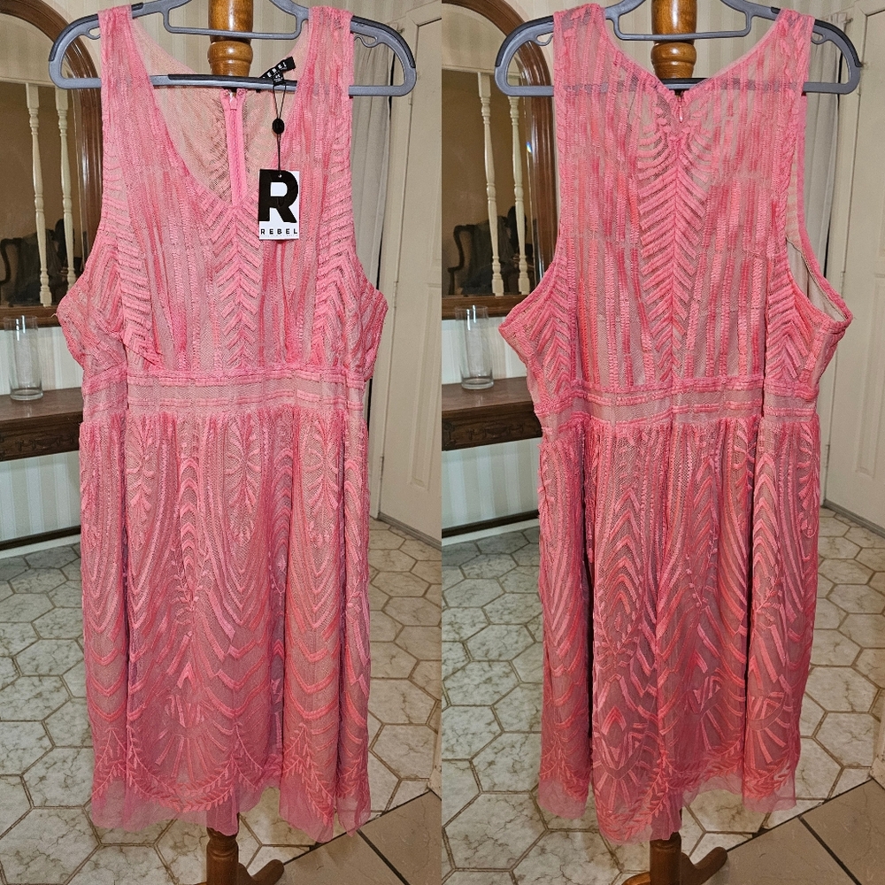 Rebel Wilson Dress